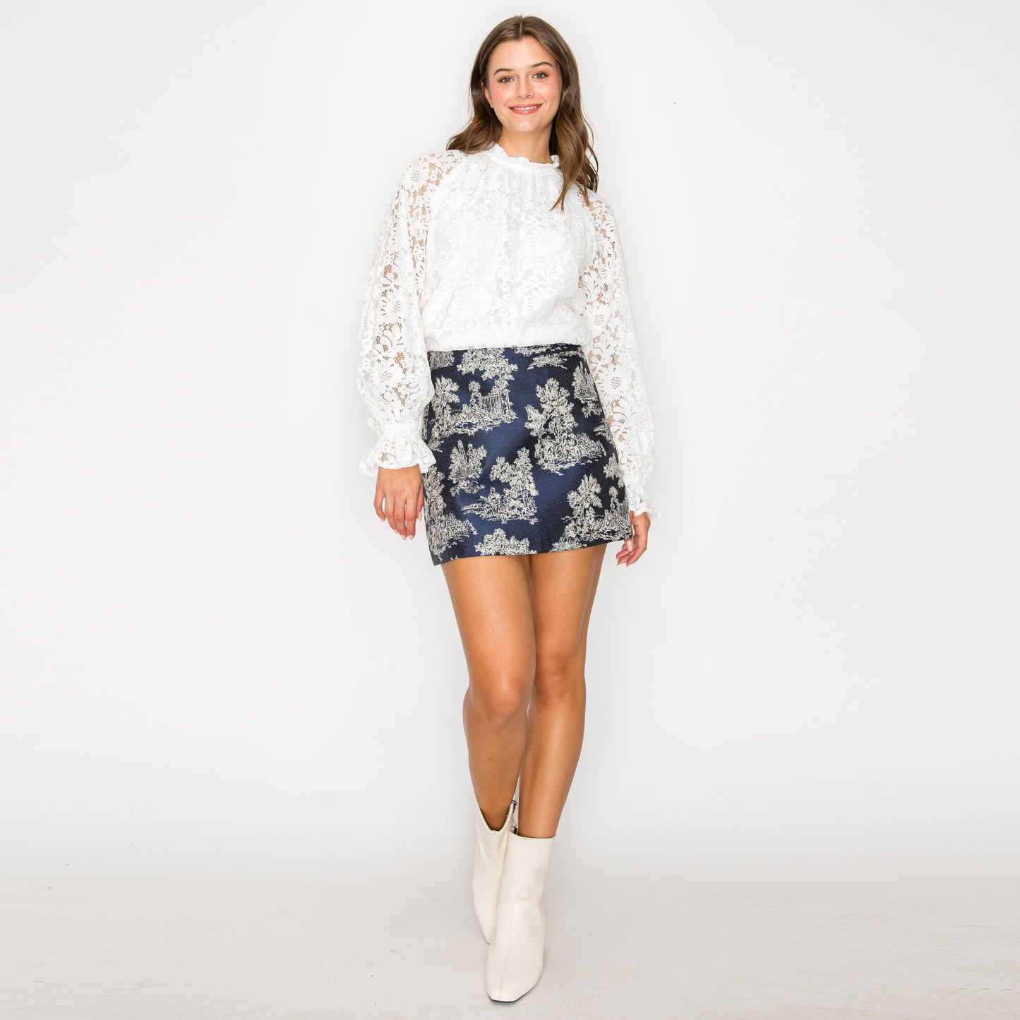 Toile jacquard pattern mini skirt