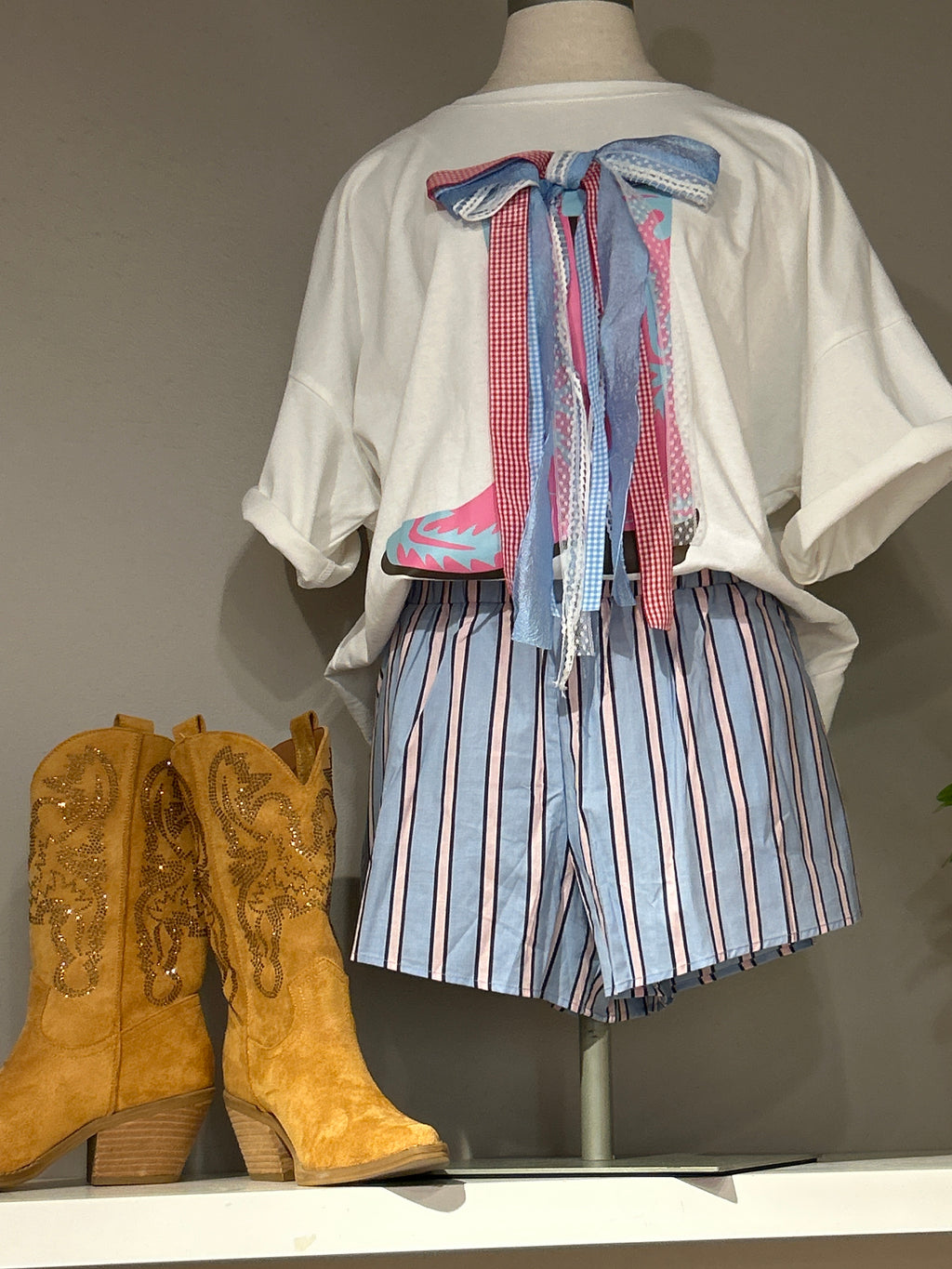 Dolly Boots Graphic Bow T-Shirt