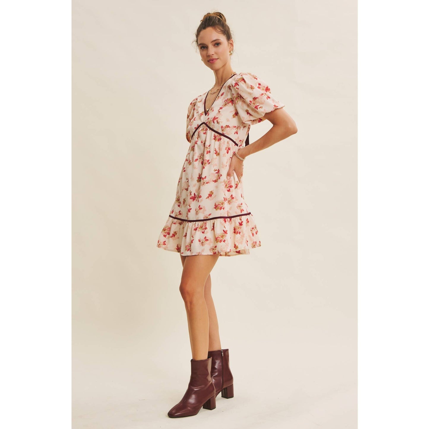 DARLING BUBBLE SLEEVED MINI DRESS WITH CONTRAST BOW