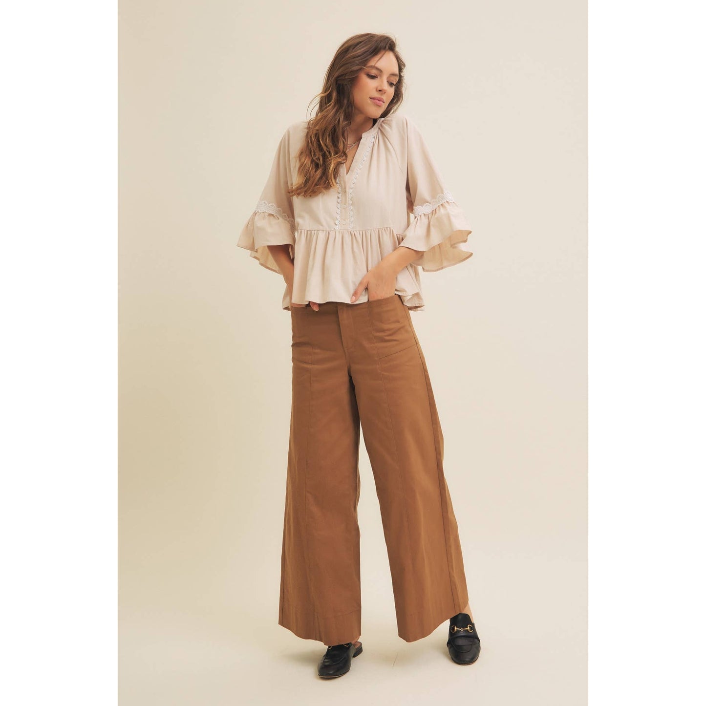 BABYDOLL PEPLUM TOP WITH FLOUNCE SLEEVES AND DELICATE TRIMS