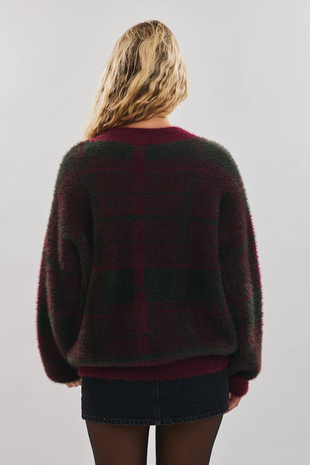 V-NECK LINE PLAID KNIT SWEATER TOP