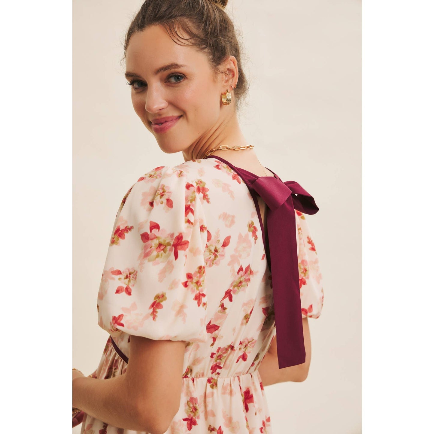 DARLING BUBBLE SLEEVED MINI DRESS WITH CONTRAST BOW