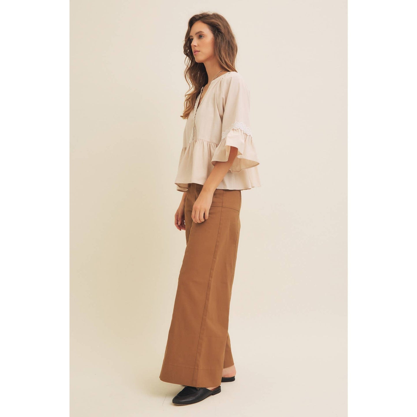 BABYDOLL PEPLUM TOP WITH FLOUNCE SLEEVES AND DELICATE TRIMS