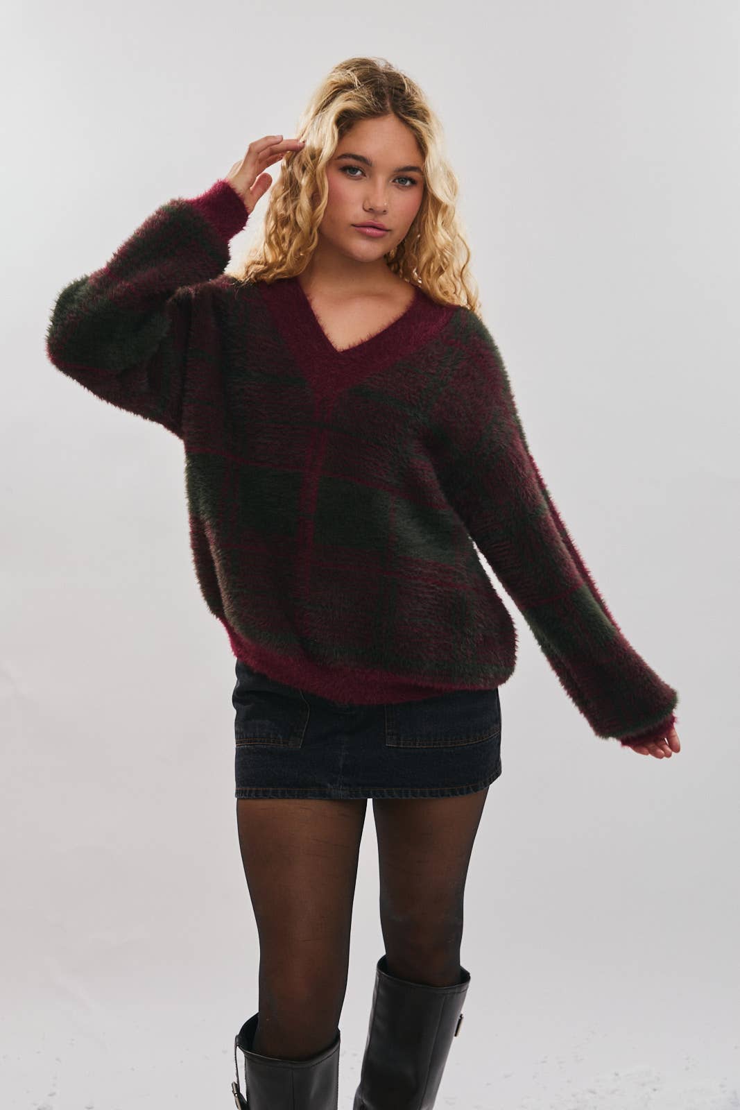 V-NECK LINE PLAID KNIT SWEATER TOP