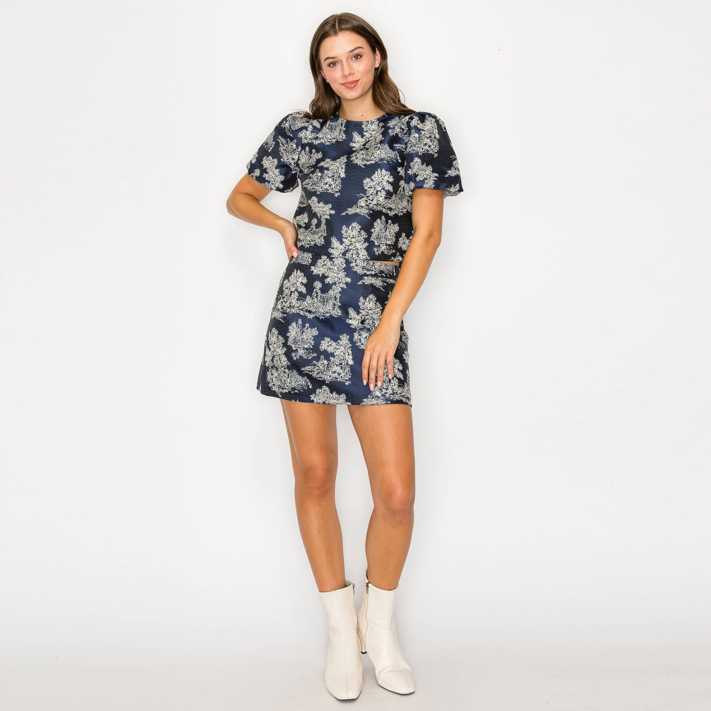 Toile jacquard pattern mini skirt