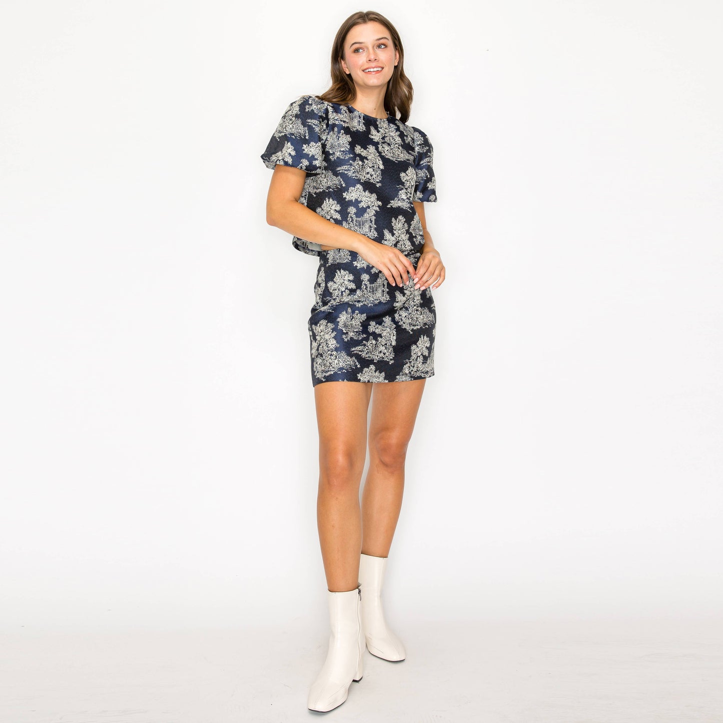 Toile jacquard pattern mini skirt