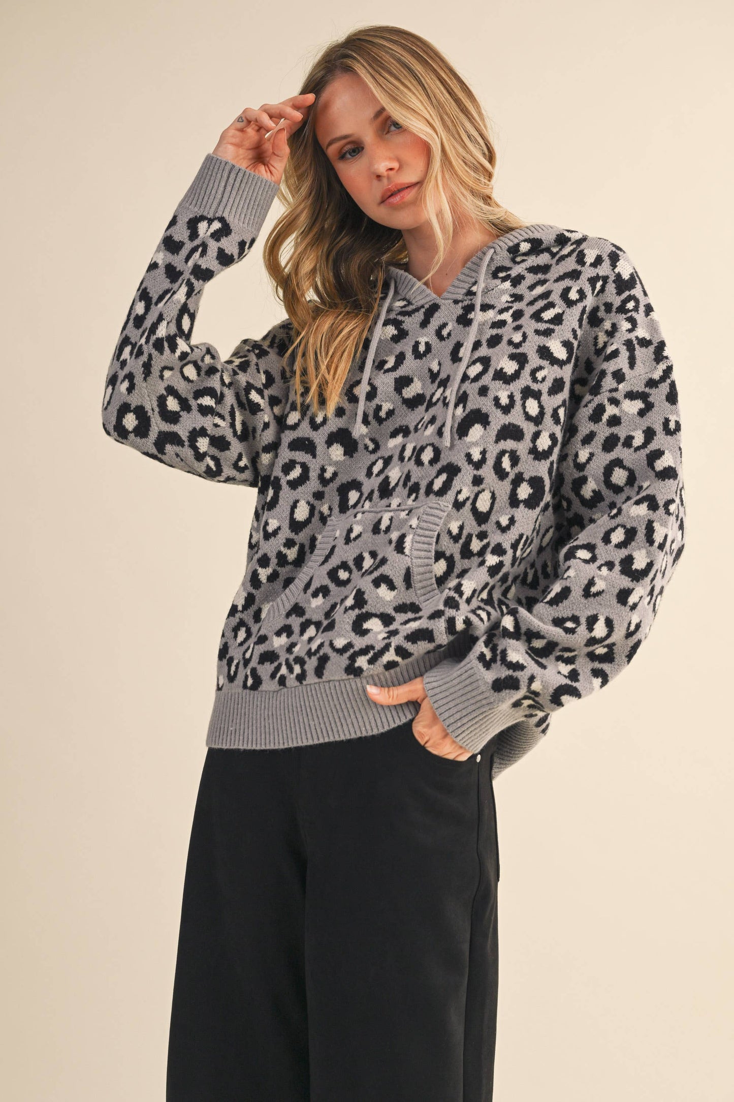 IT4423 LEOPARD FRONT POCKET HOODIE SWEATER TOP