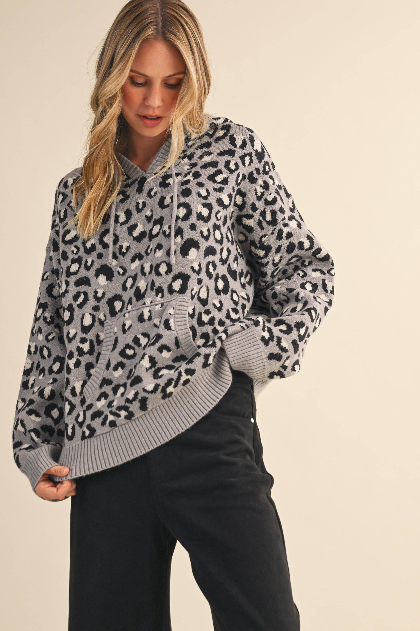 IT4423 LEOPARD FRONT POCKET HOODIE SWEATER TOP